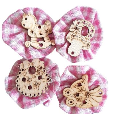 Soggetti bimba in legno rosa rouches cotone
