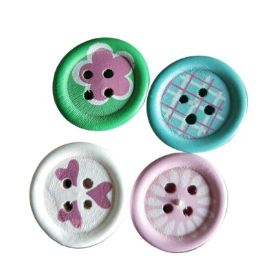 Accessorio bottone legno dipinto