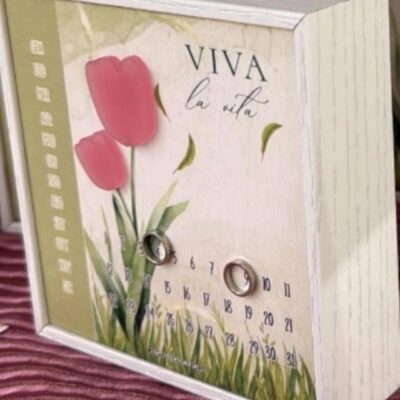 Calendario perpetuo con tulipano