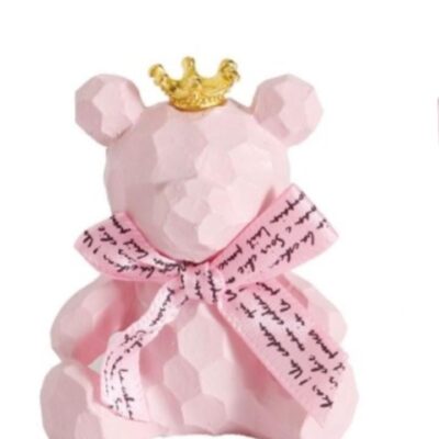 Orsetto rosa in resina con coroncina